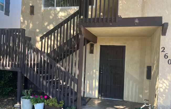 Beach access to this 1 Bedroom, 1 Bathroom Duplex....Wont Last Long!!!