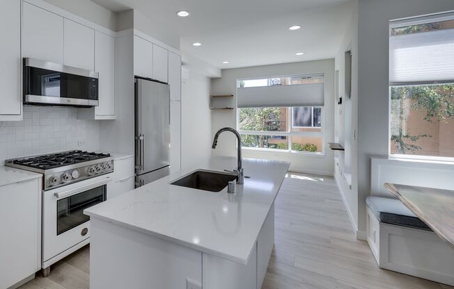 Townhouse in perfect Capitol Hill location!