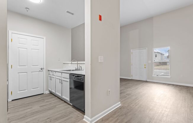 3 beds, 2 baths, 1,450 sqft, $1,660, Unit 215