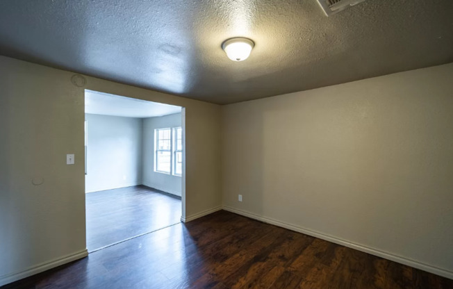 2 beds, 1 bath, $1,050