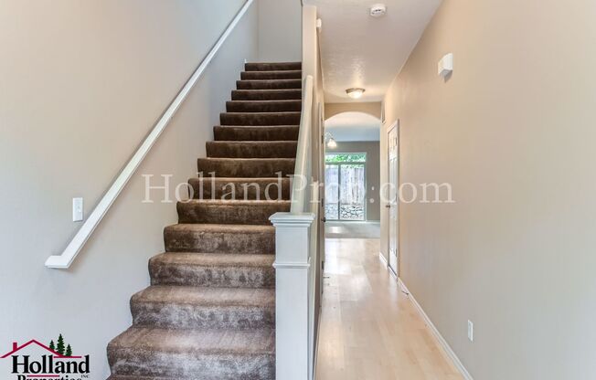 NEW PRICE! Charming 3-Bedroom Home Near Pacific Highway – Prime Location & Comfort!