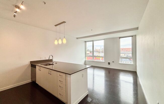 1 bed, 1 bath, 683 sqft, $2,050, Unit 210
