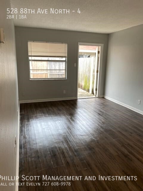 528 88 AVE N