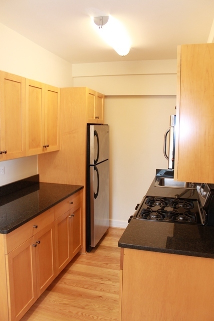 1 bed, 1 bath, 725 sqft, $2,600, Unit 400