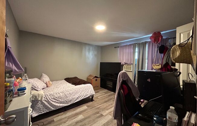 Broadway 732 LLC
