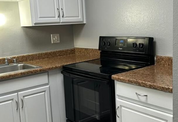 3 beds, 1 bath, 945 sqft, $1,600, Unit 1326 L1