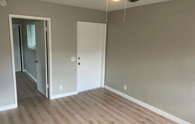 1 bed, 1 bath, 700 sqft, $1,700, Unit 4