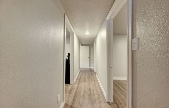 2 beds, 1 bath, $825, Unit Unit 3