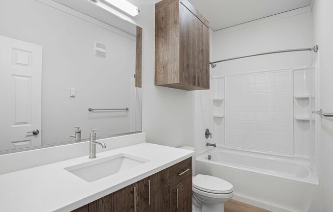 3 beds, 3 baths, 1,674 sqft, $2,050, Unit H-404