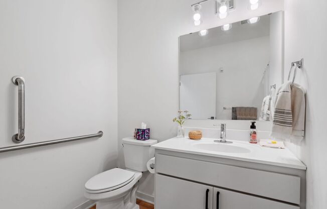 2 beds, 1 bath, 728 sqft, $1,635, Unit 406