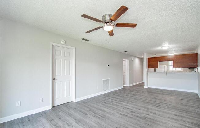 2 beds, 2 baths, 864 sqft, $1,400