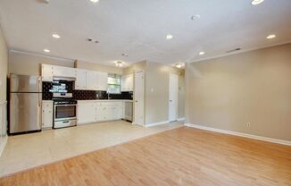 3 beds, 2 baths, $2,595, Unit Unit B