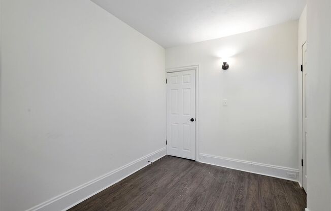 2 beds, 1 bath, $1,195