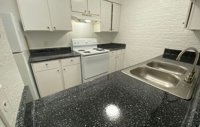 1 bed, 1 bath, 563 sqft, $1,130, Unit 2048