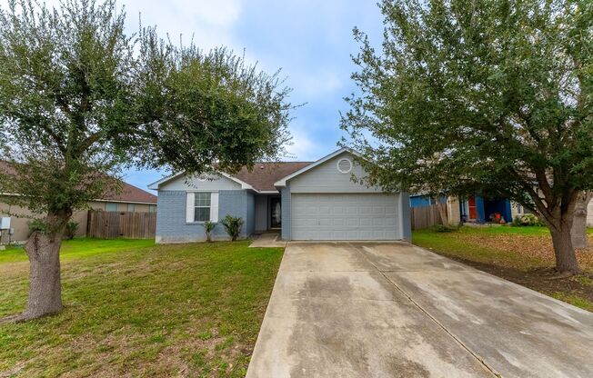 Modern Elegance Beckons: Unveil Your Dream Home in Kyle, TX!