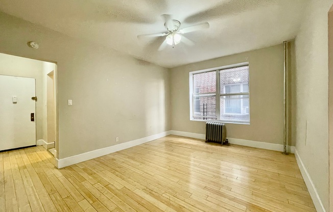 652 W 189 ST