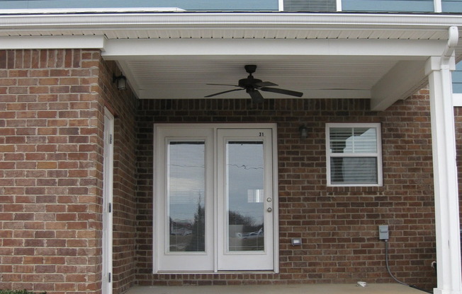 2 beds, 2.5 baths, 1,115 sqft, $1,055, Unit 031