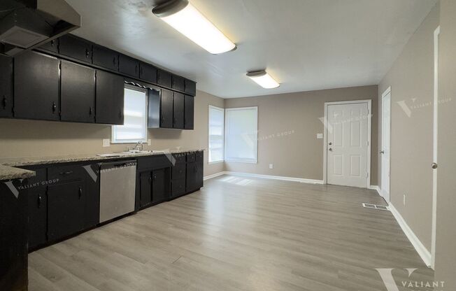 3 beds, 2 baths, $1,095