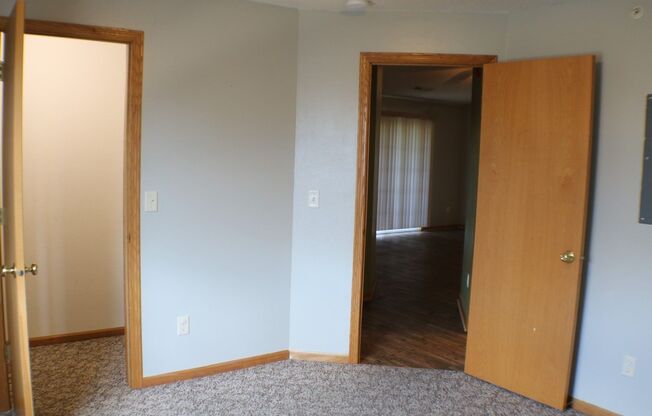 2 beds, 1 bath, $1,125