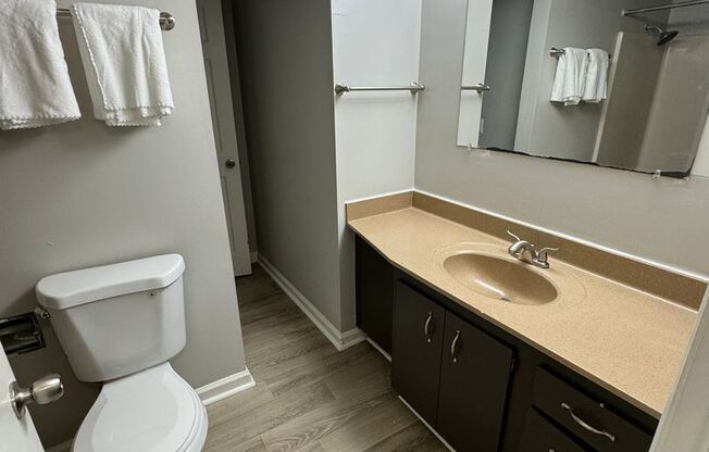 2 beds, 1.5 baths, 890 sqft, $1,240, Unit 2