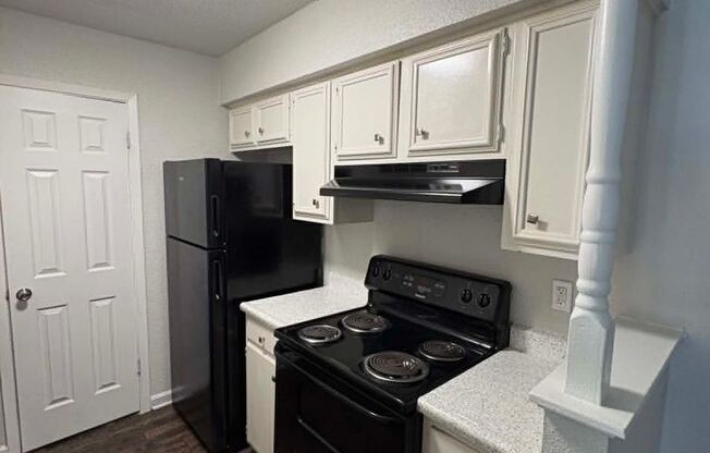 2 beds, 2 baths, 931 sqft, $1,225, Unit 02-0208