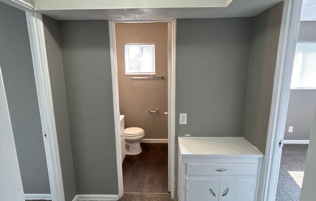 2 beds, 1 bath, 750 sqft, $1,095, Unit B10 1007 07