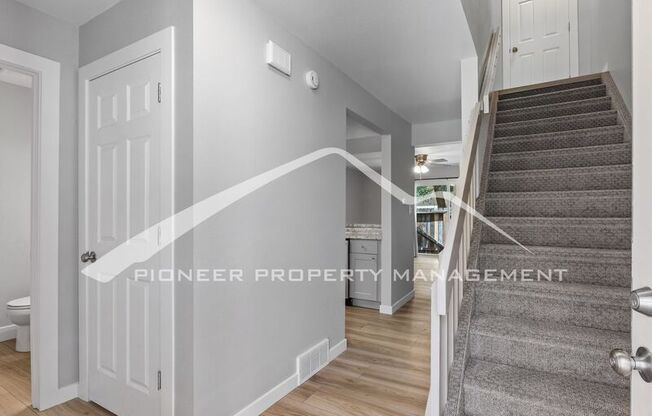 2425 LEXINGTON VLG LN