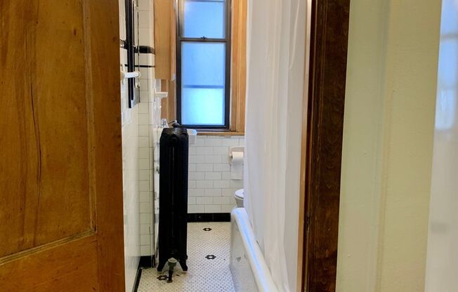 Studio, 1 bath, 350 sqft, $1,355, Unit 530-311
