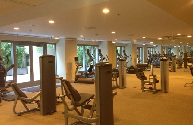 1 bed, 1 bath, $4,200