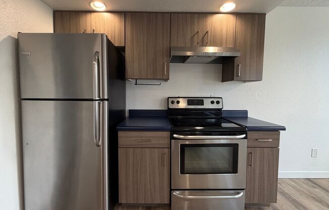 3 beds, 2 baths, 985 sqft, $2,375, Unit 401