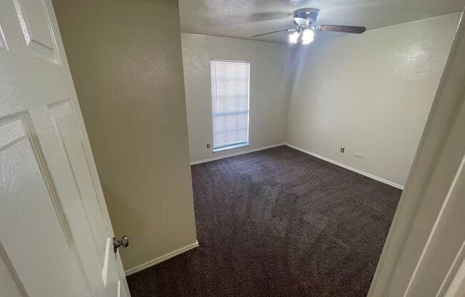 Beautiful 4 Bedroom 2 Bathroom in Allen!