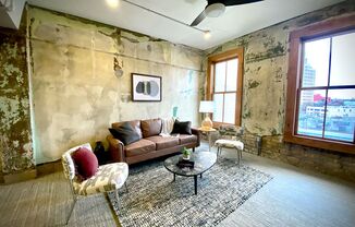 Studio, 1 bath, 640 sqft, $1,700, Unit STR 219 N ALAMO #403