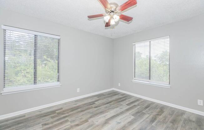 2 beds, 2 baths, 811 sqft, $1,105