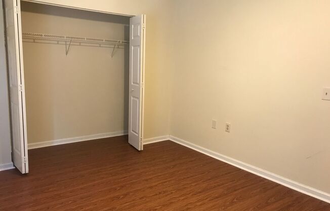 2 beds, 1.5 baths, $1,300, Unit 106