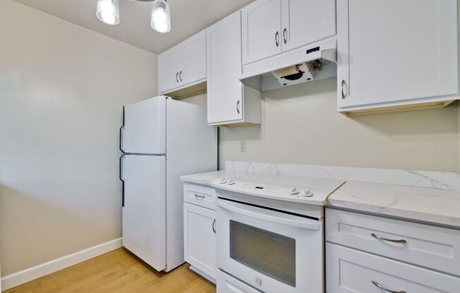 2 beds, 1 bath, $2,950, Unit UNIT 1