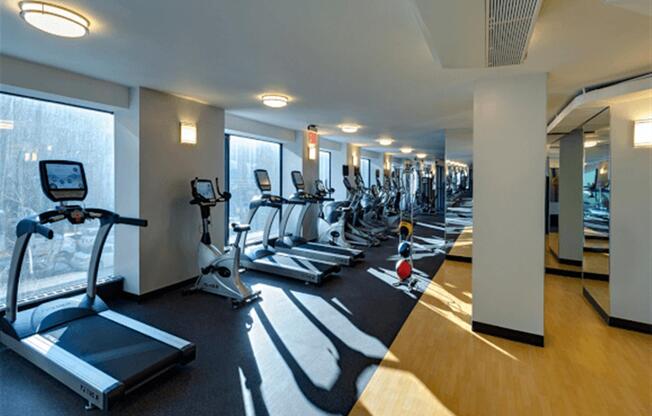 2 beds, 1 bath, $7,295, Unit 31G