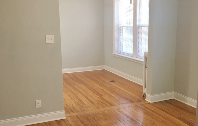 Modern 1BR ! Heat, water & cooking gas included! Near to Red Line