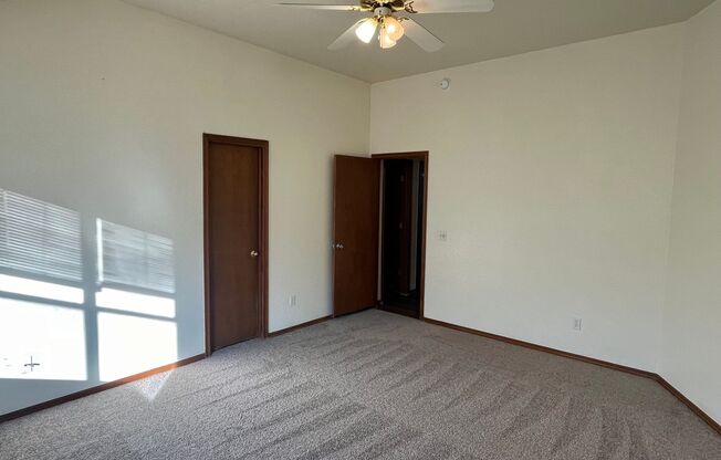 Great 3 Bed, 2 Bath With New Flooring Throughout