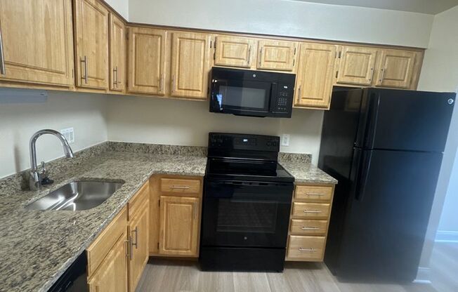 3 beds, 2 baths, 1,152 sqft, $2,300, Unit 14209 #301