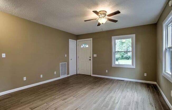 2 bedroom 1 bath Cute house