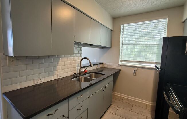 1 bed, 1 bath, 700 sqft, $875, Unit 207