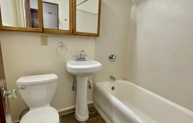 Studio, 1 bath, 470 sqft, $1,595, Unit 104