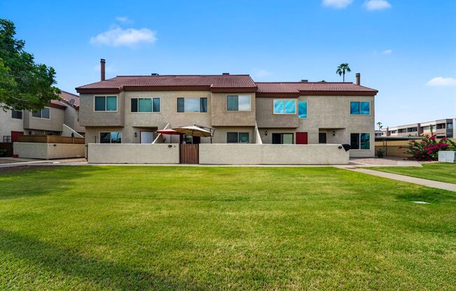 Spacious Mesa Townhome with Updated Kitchen & Utilities Included!