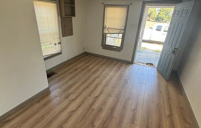 Nice, Clean 2BD/1BA