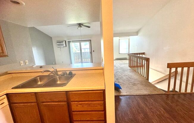 2 beds, 2 baths, 1,072 sqft, $1,215