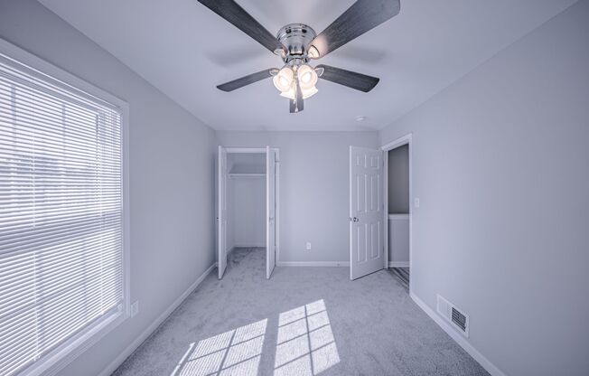 2 beds, 1 bath, 925 sqft, $1,650