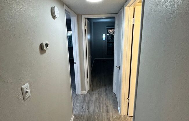 2 beds, 1 bath, 930 sqft, $1,149, Unit 015