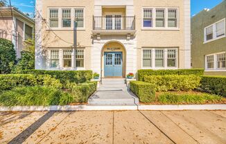 Charming Renovated 1BR/1BA located in Historic Hyde Park