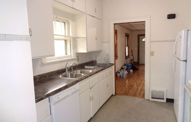 2 beds, 2 baths, $1,050