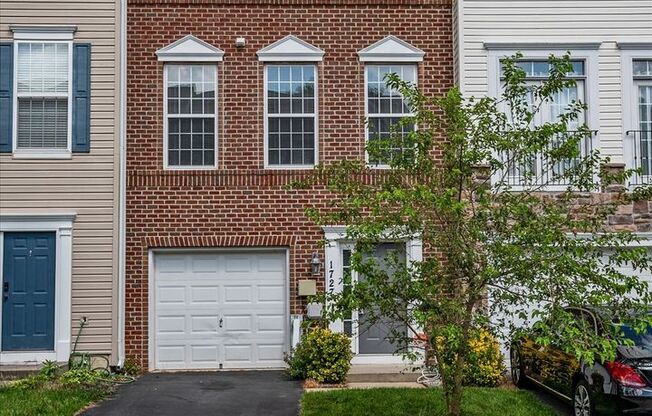 1727 JENNIFER MDWS CT